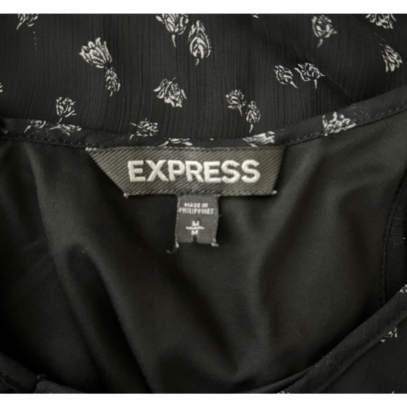 Express Shirt Womens Medium Black White Floral Flower Blouse Casual Romantic - Picture 6 of 8